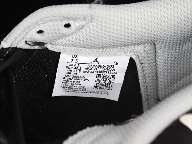 All Categories Air Jordan Jordan Series Basketball Shoes Air Jordan 1 Low Travis Scott x Air Jordan 1 Low "Black Phantom" AJ1 Joe 1 Overhook Black Phantom DM7866-001
